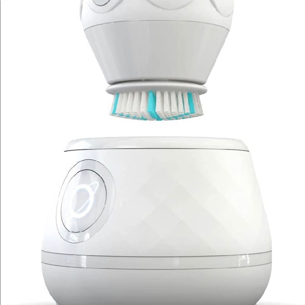 Ona diamond facial brush with UV sanitizer